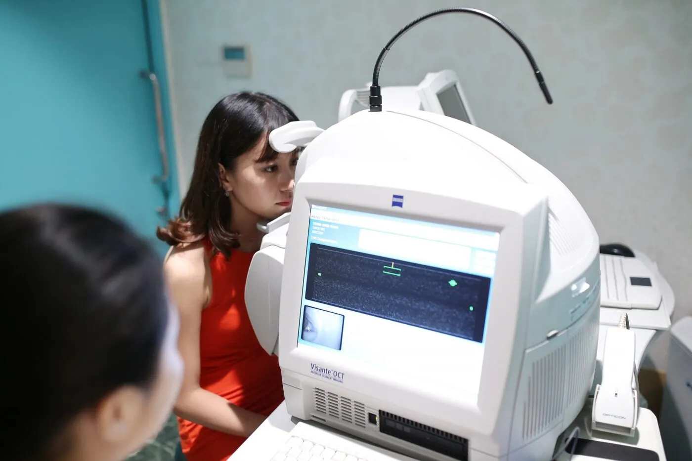 Phẫu thuật Lasik hết bao nhiêu tiền? Có đắt không? Nên mổ ở đâu tốt?